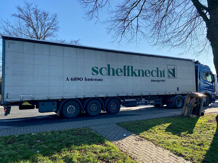 Auf einem Parkplatz bei Heiligenrode