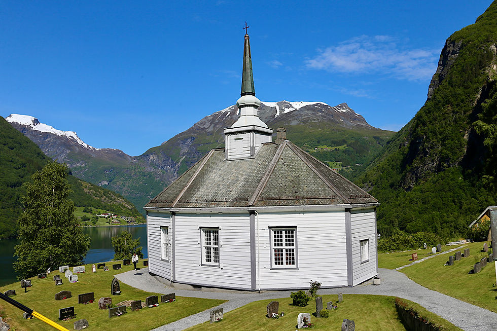 Die Kirche an prominentem Ort (leider geschlossen)