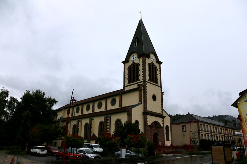 Kirche in der Dämmerung