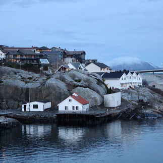 Kristiansund ist wie ein Kleeblatt auf vier Inseln gebaut