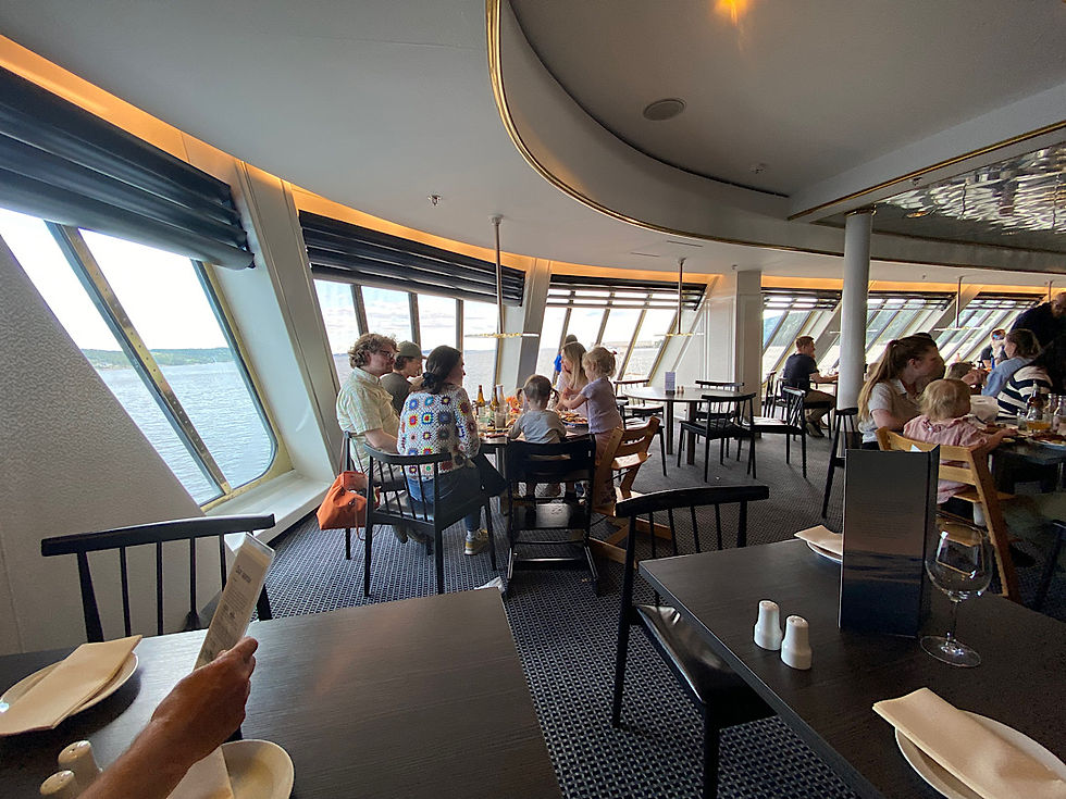 Schöne Aussicht beim gediegenen Buffet