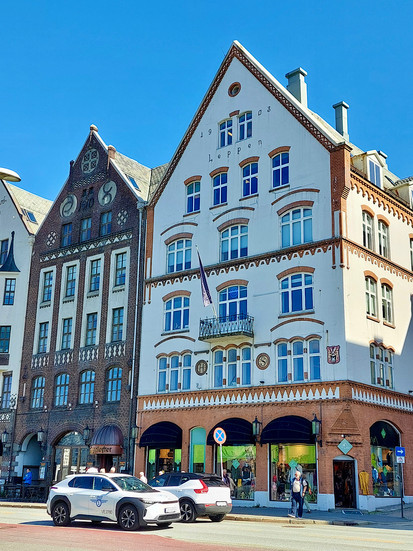 Auch hier drei Etagen Shop