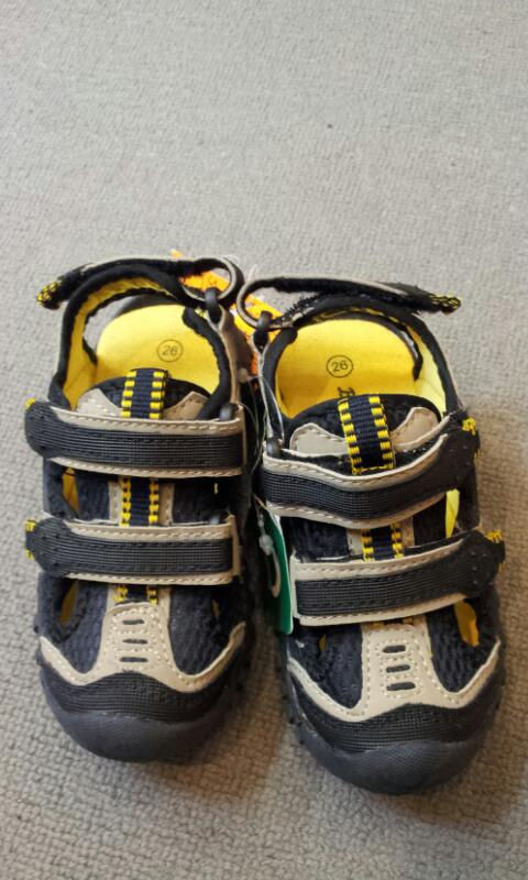 歐洲D's越野皮凉鞋