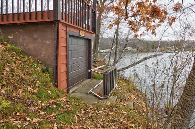 boathouse2.jpg