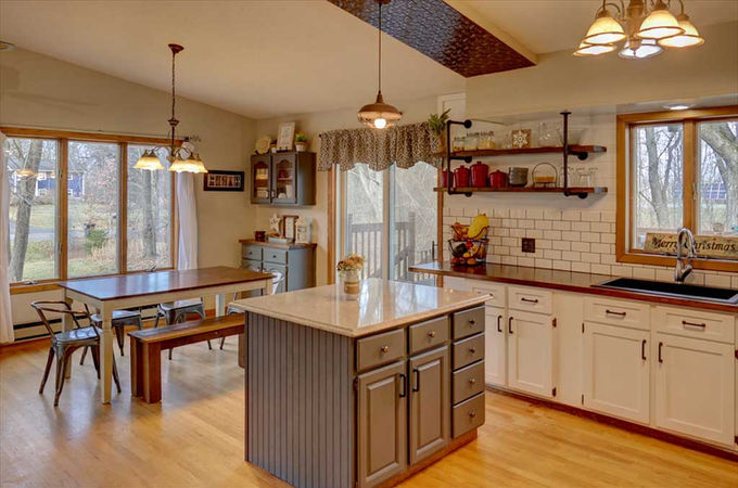 kitchendining2.jpg