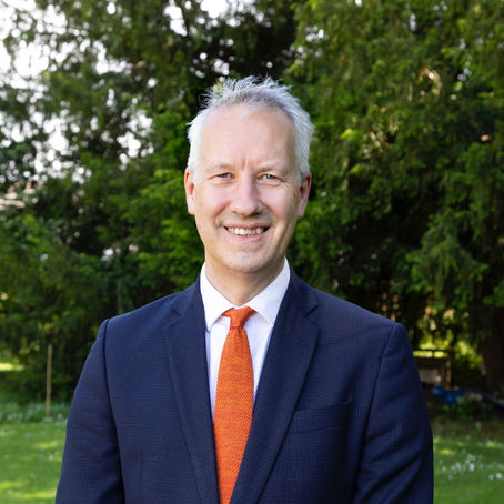 Gideon Amos urges schools to apply for Breakfast Club grants