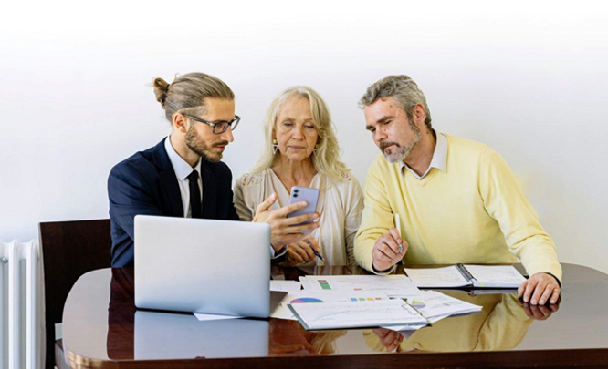 A consultant with two people