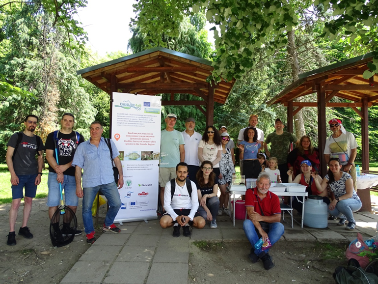 Participants in the BioBlitz survey on invasive alien species conducted within the frame of the DANUBE4all project in Yuzhen Park, Sofia, Bulgaria, on 08.06.2025. Photos: Teodora Trichkova