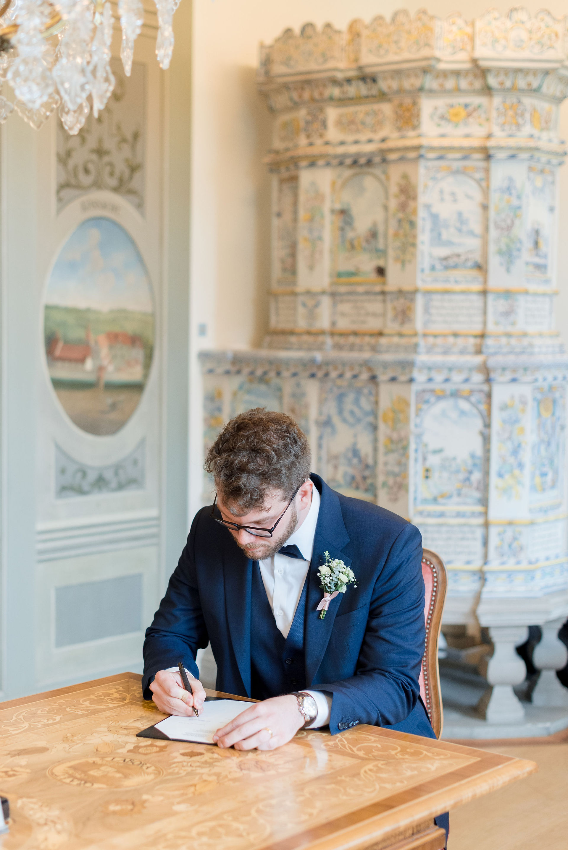 wedding photographer villa lindengut winterthur, spring time, couple photo