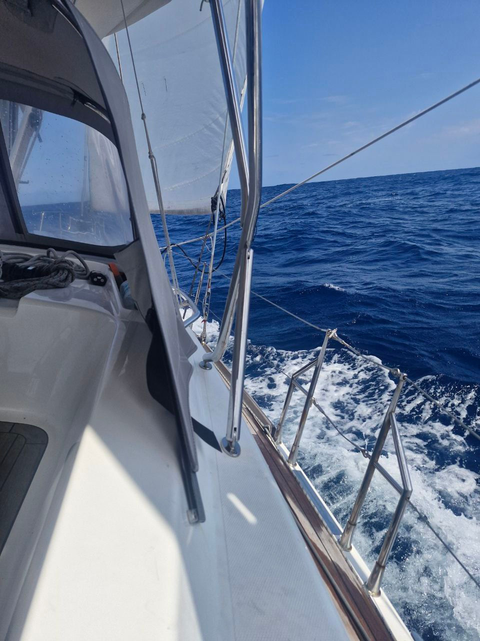 Yacht reaching in good weather