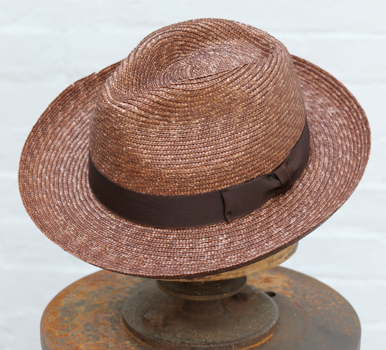 The "Durler" straw fedora. Fine brown pedal straw braid.