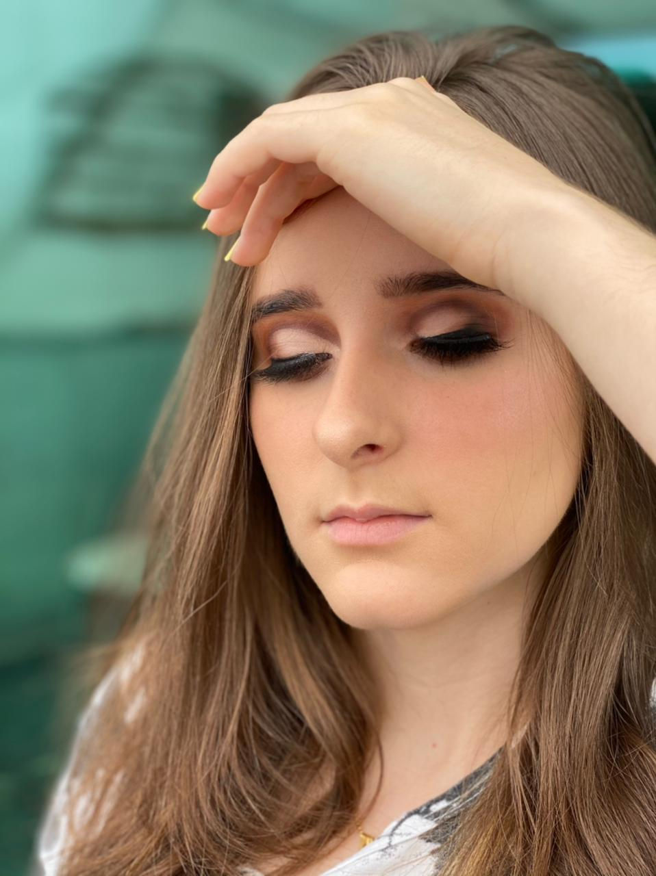 Maquiagem Semi e delineado infinito