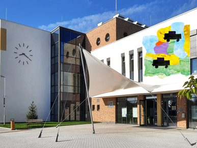 J. Kadeřábek & A. Škvárová & B. Čechová & A. Smejkalová & T. Dužík | V novém kabátu