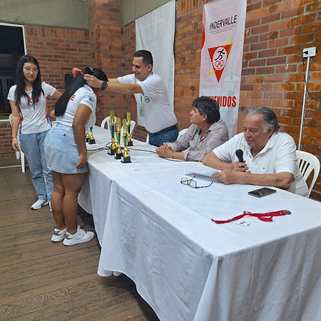 Mesa de premiación nacional de ajedrez sub20 en Cali, Oscar Consuegra