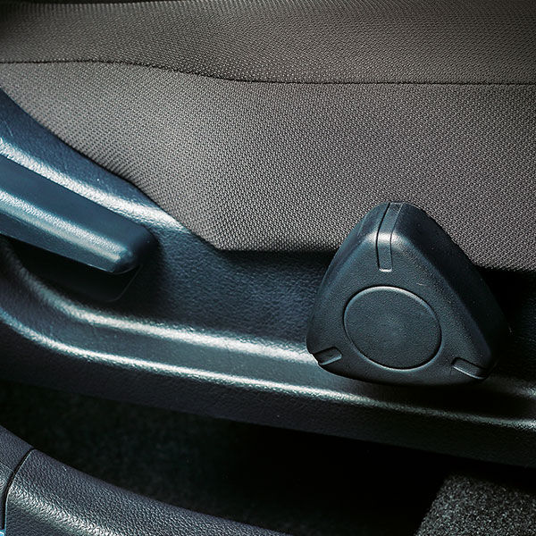 DRIVER SEAT ADJUSTER