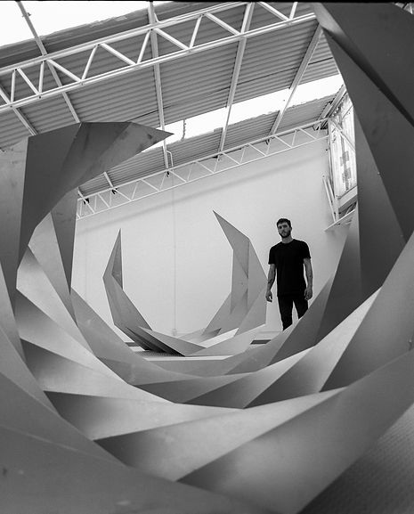 David working on his first monumental sculptures, shot on 120 film. Mexico City 2020.4.jpe