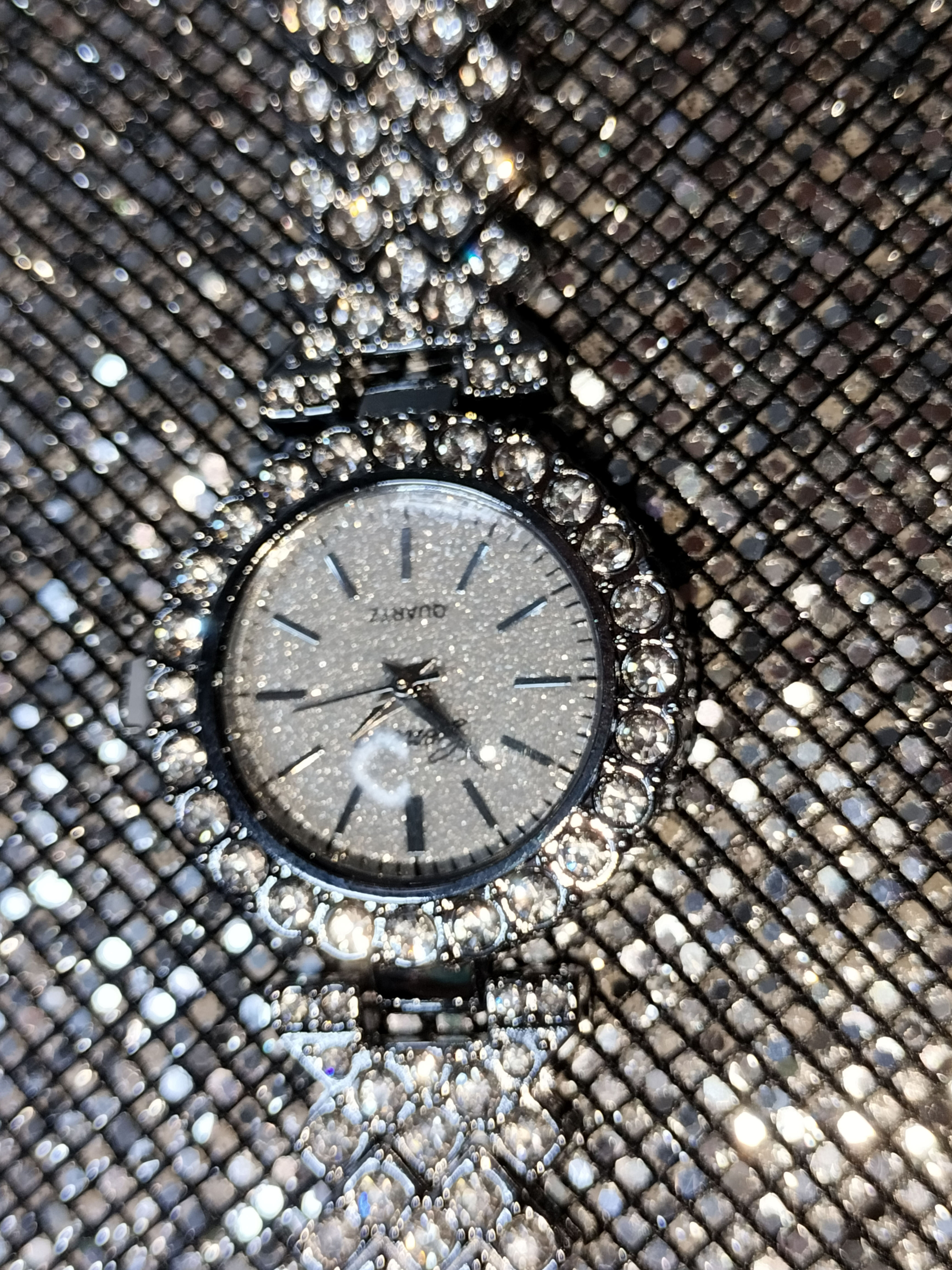 Reloj diamantado