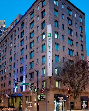 Holiday Inn Express & Suites Atlanta Downtown by IHG