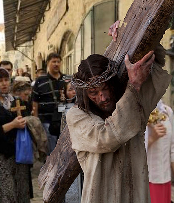 VIA CRUCIS.jpg