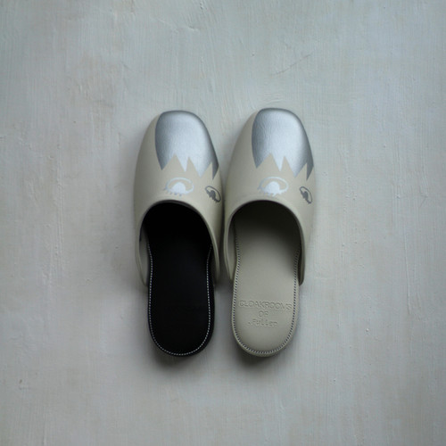 spoken words projectデザイン | CLOAKROOMS