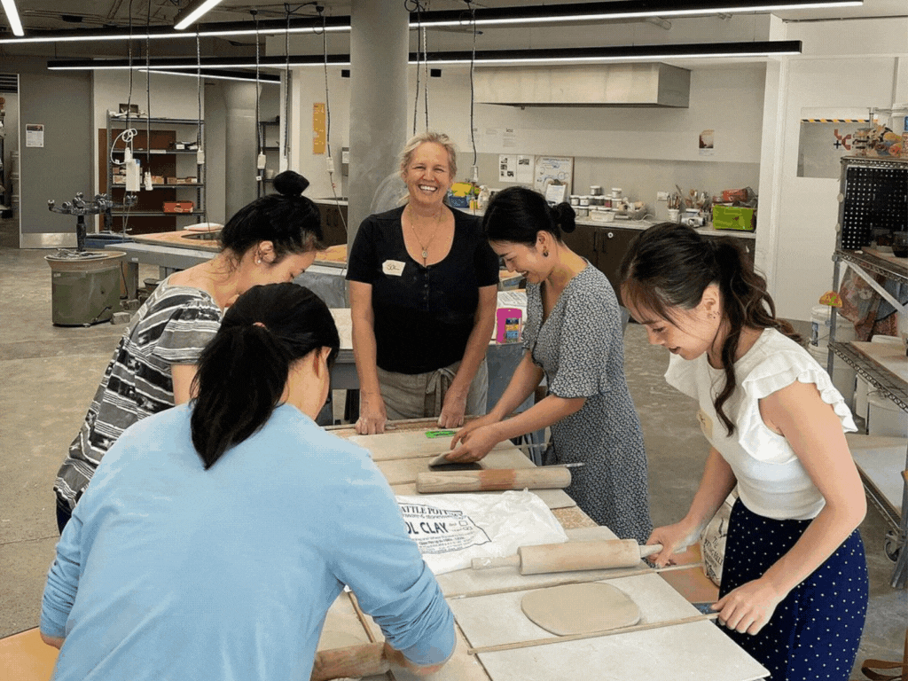 Handbuilding.gif