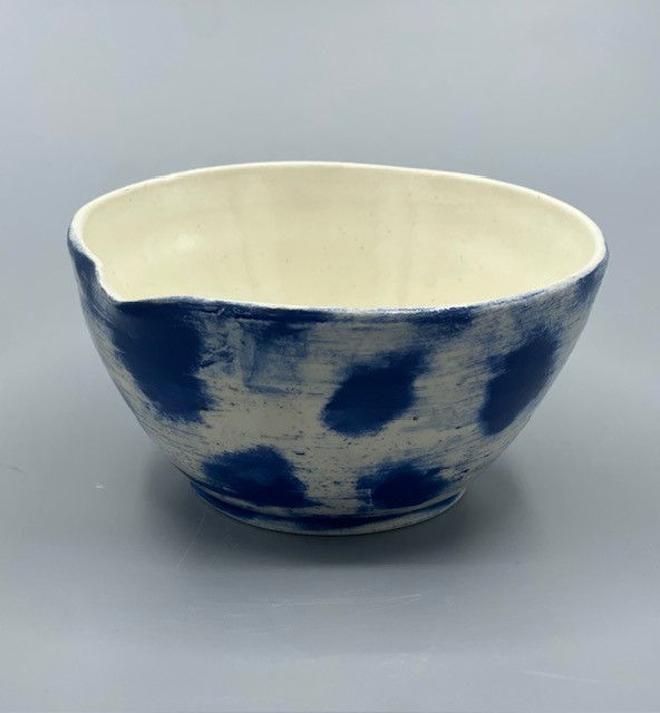 Arís - Shibori spotted bowl with spout