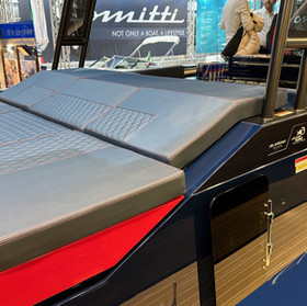 Wood & Boat - De Antonio Yachts - D37 Alinghi Red Bull Racing