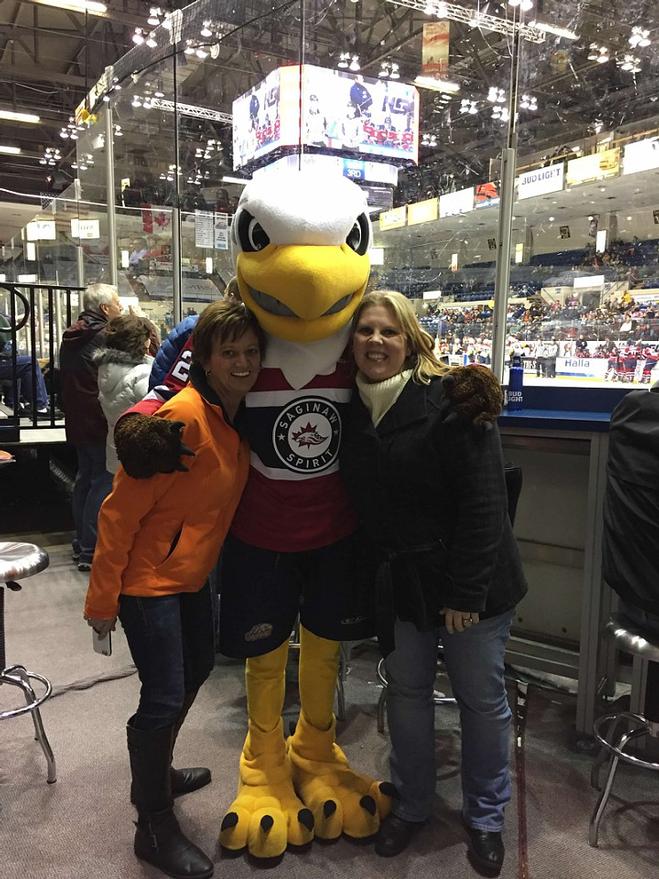 Valerie Welch and Carrie Butler Hang with Sammy Spirit