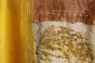 Hagoromo - Obra de arte têxtil de Fernanda Mascarenhas feita com tingimento natural