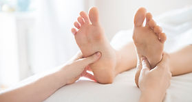 Sessione di massoterapia plantare