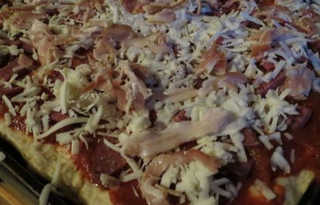 Goatserella bacon Pizza 