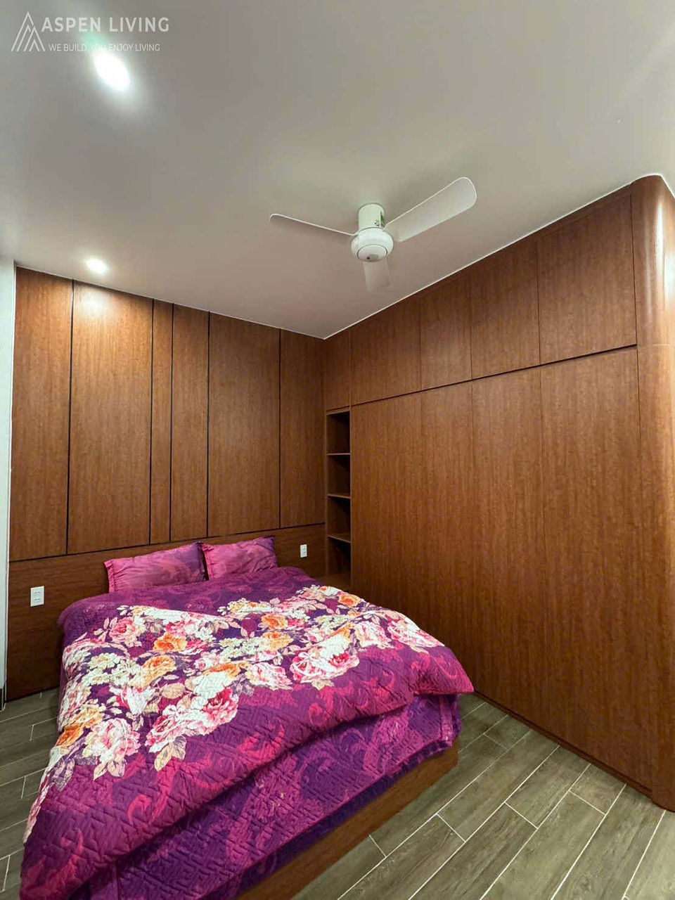 Thi công nội thất nhà phố Bồ Xuyên, Thái Bình -   Tủ đồ quần áo kịch trần