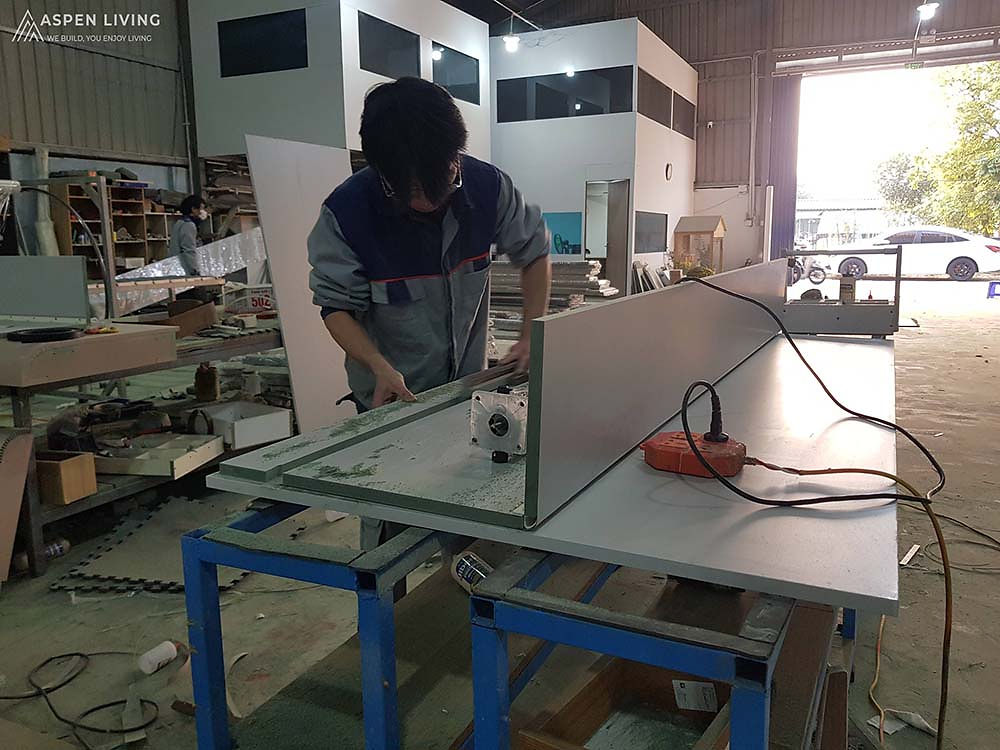 Hình ảnh anh em thợ đang chuẩn bị cho dự án thi công nội thất chung cư căn hộ ở Long Biên Hà Nội