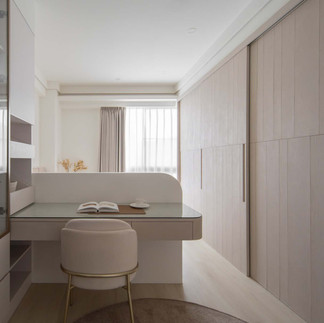 Thi công nội thất căn hộ chung cư theo phong cách Minimalism & Creamy bàn trang điểm