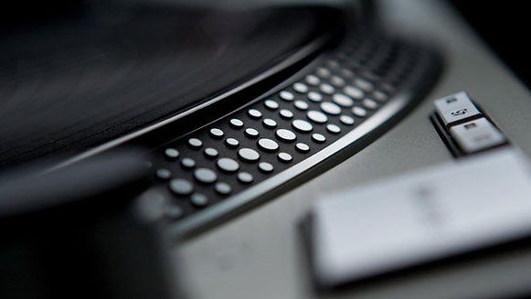 Turntable close up 16_9.jpg