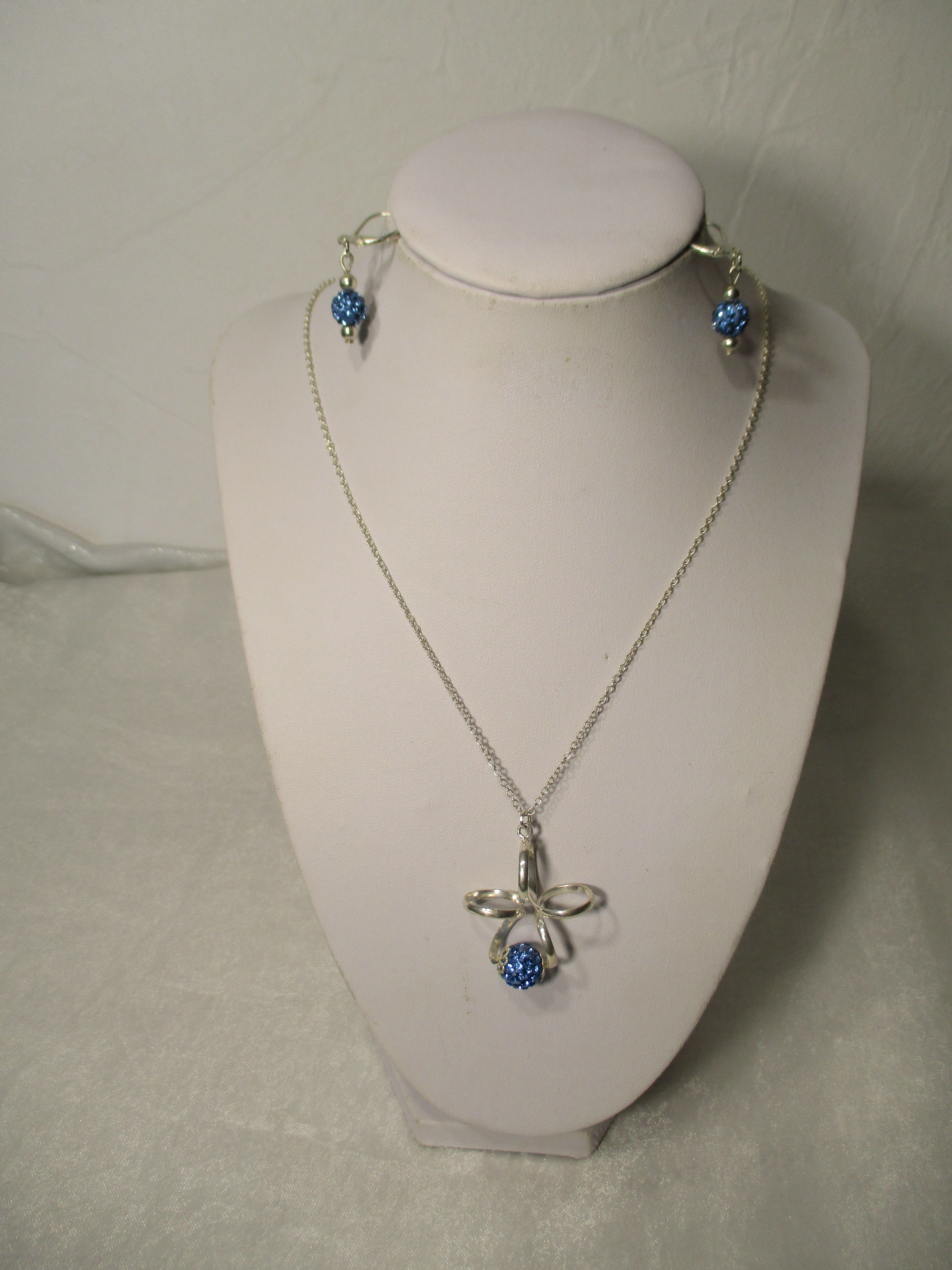 Parure pendentif et boucles d'oreilles (réf: U032)