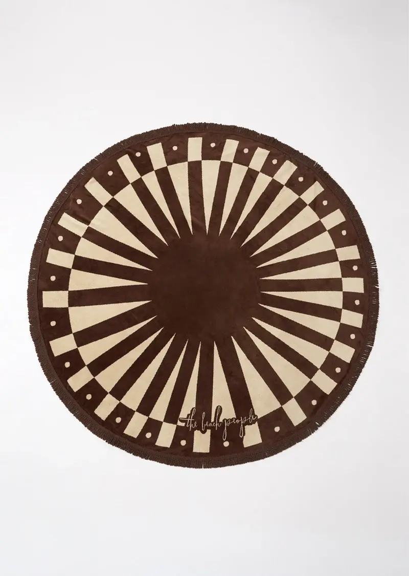 The Coco Round Towel is designed for endless beach days, picnics with friends and lazing by the pool.