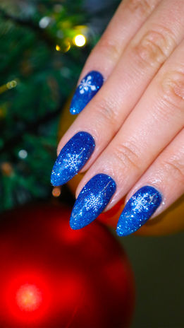 blue nail art design