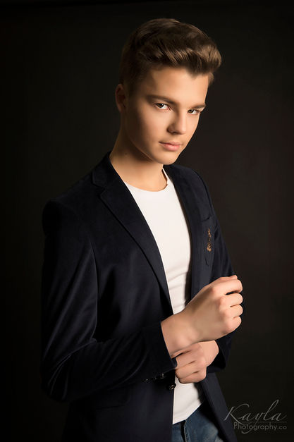 Confidence portrait Ottawa glamour session