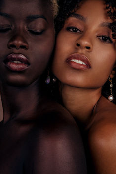 Photographe mode
Fashion photographer 
Photo packshot 
Photo prêt a porter
Photographe corportate
Photographe beauté