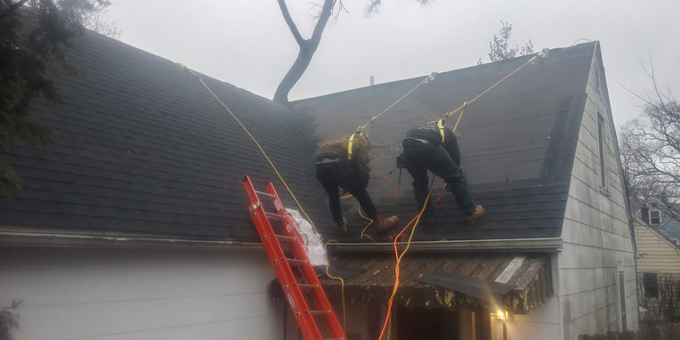 Round Lake Roof Job.jpg
