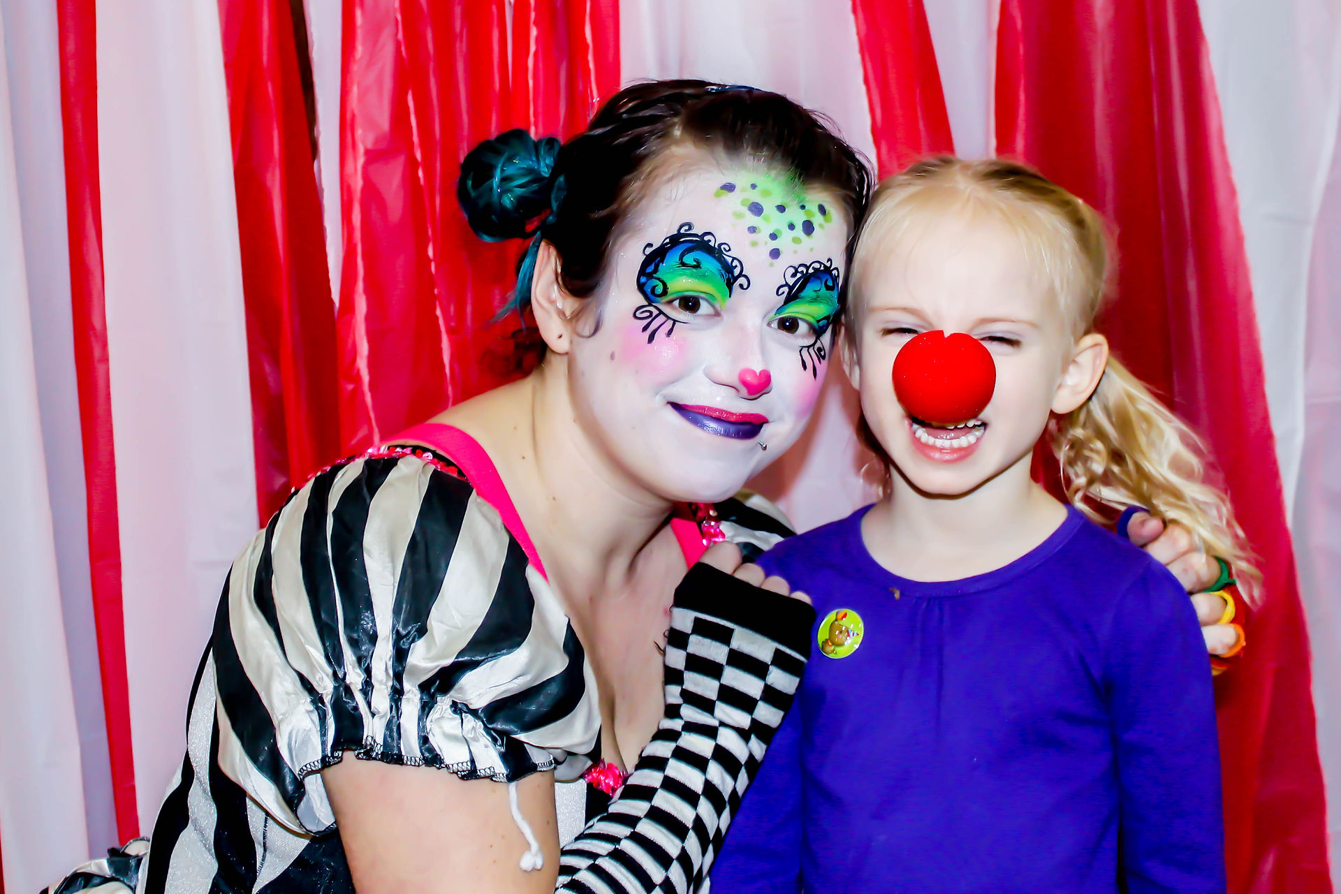 Clown with Earth Fairy Entertainment in Portland Oregon, professional coporate entertainer, children birthday party, kids staged show