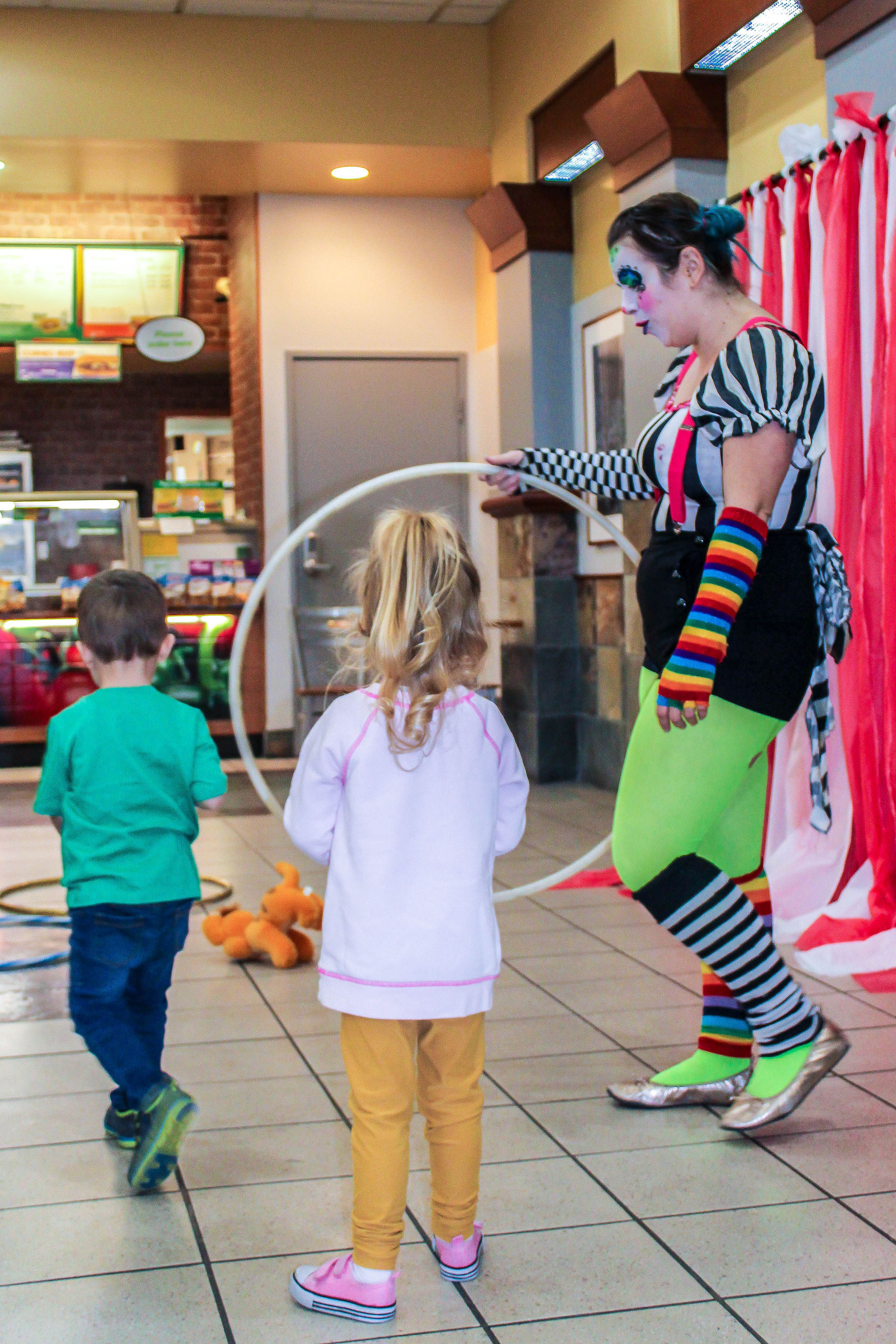 Clown with Earth Fairy Entertainment in Portland Oregon, professional coporate entertainer, birthday party, kids holiday staged show