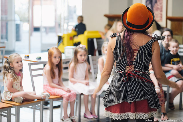 Circus magician with Earth Fairy Entertainment in Portland Oregon, kids party show, fun for children, free, funny performer