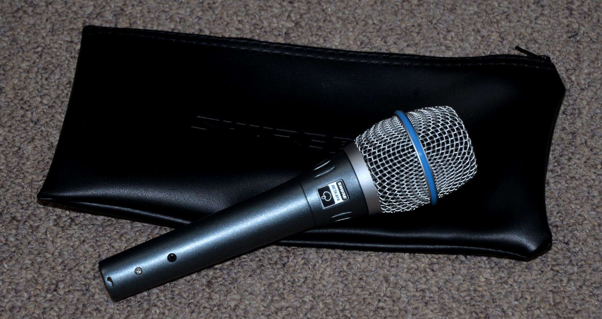 Shure Beta 87A Supercardioid Condenser Handheld Microphone