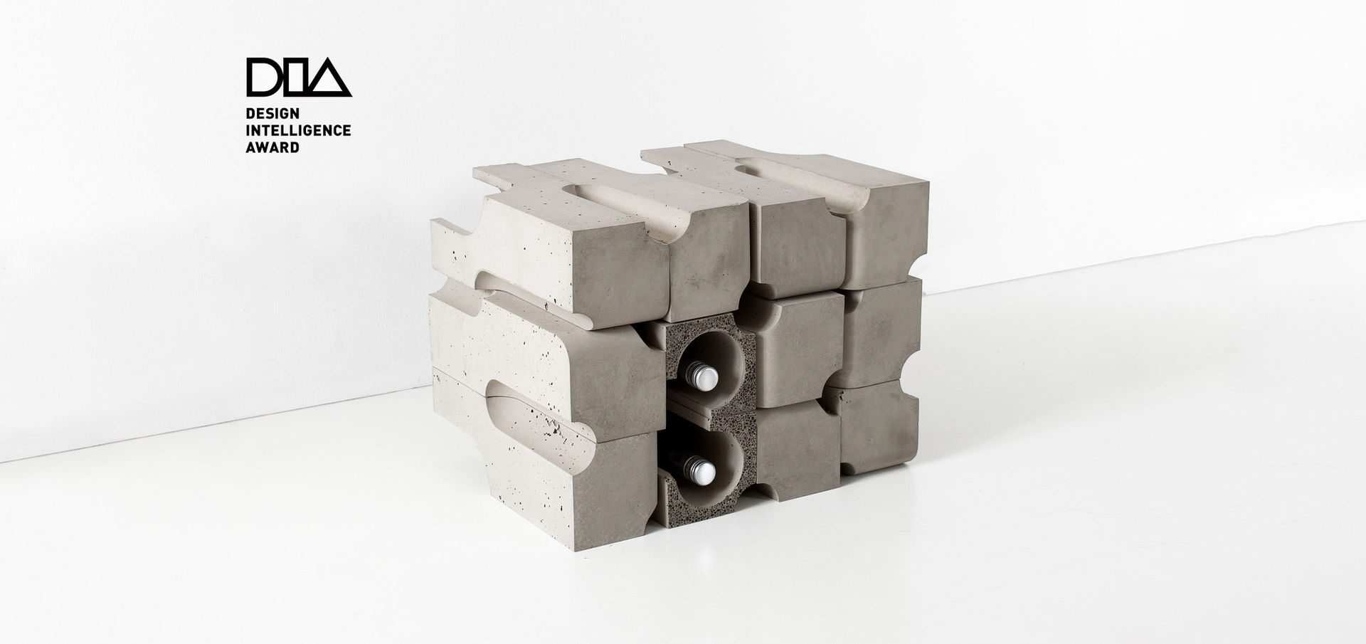 studio-hatzenbichler-innenarchitektur-interior-design-wien-österreich-austria-vienna-weinkühler-vase-objekt-wine-cooler-beton-leichtbeton-concrete-weinarchitektur-wine-architecture-DIA Award