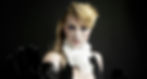 Portrait Frau mit eindrucksvoller Frisur
