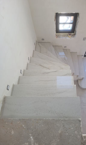 Aménagement intérieur escaliers -Marbrerie Dupuis Philippe à Soignies, Hainaut