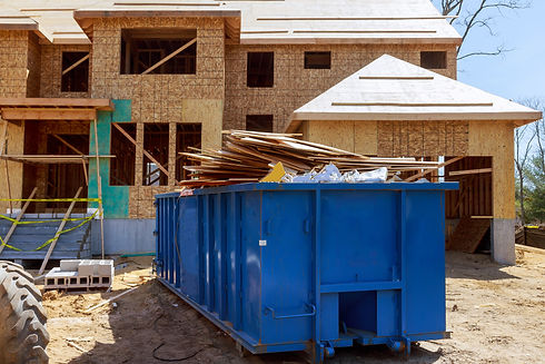 Maison en construction avec container