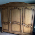 Grandes armoires en bois